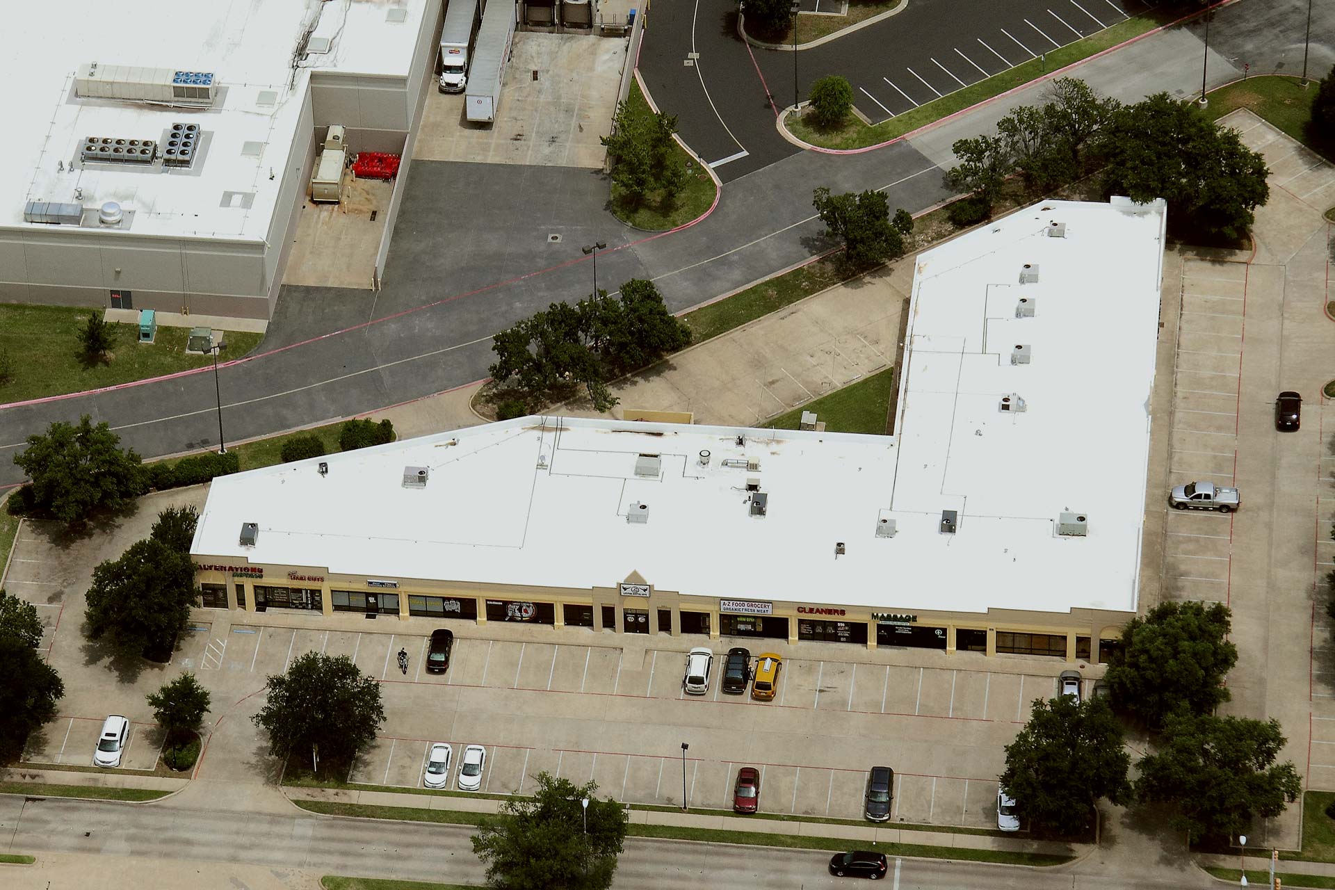 Spring Valley Shopping Center - TPO Versico - Thermoplastic Polyolefin - Nelson Roofing Company
